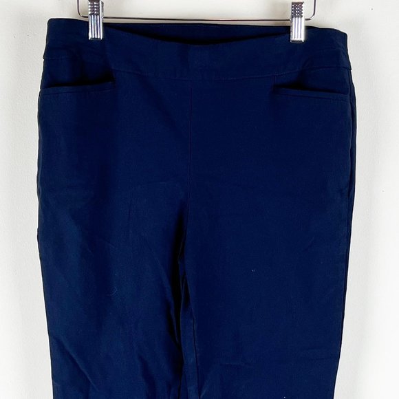 2/$20 Chico’s Flat Front Cropped Pant 1R - Picture 4 of 5